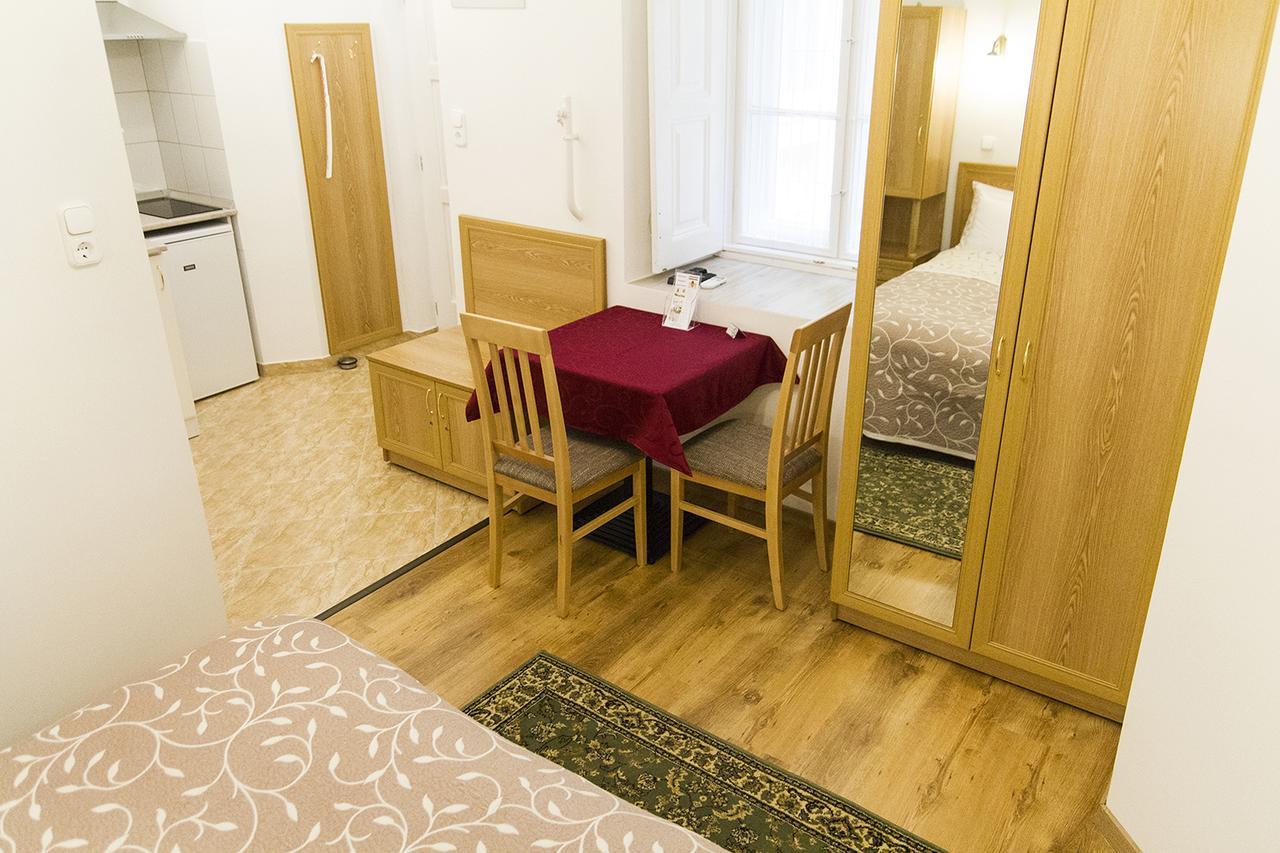 Authentic Akacfa Апартаменты